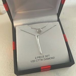 2 piece necklace set for sale!